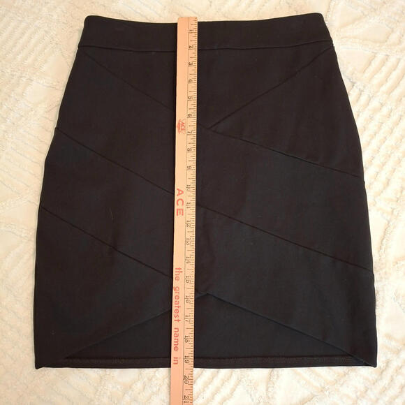 Express Women's Size 8 Bandage Mini Skirt Black Side Zip Stretch - Picture 4 of 11